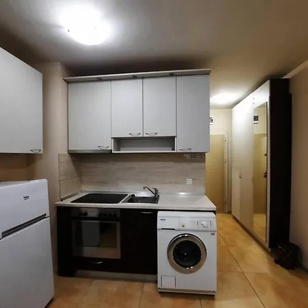 White Homes 公寓 *