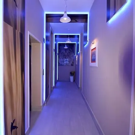 White Homes 公寓 *